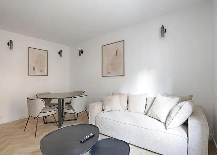 Saussier Ternes Charming 4p דירה *